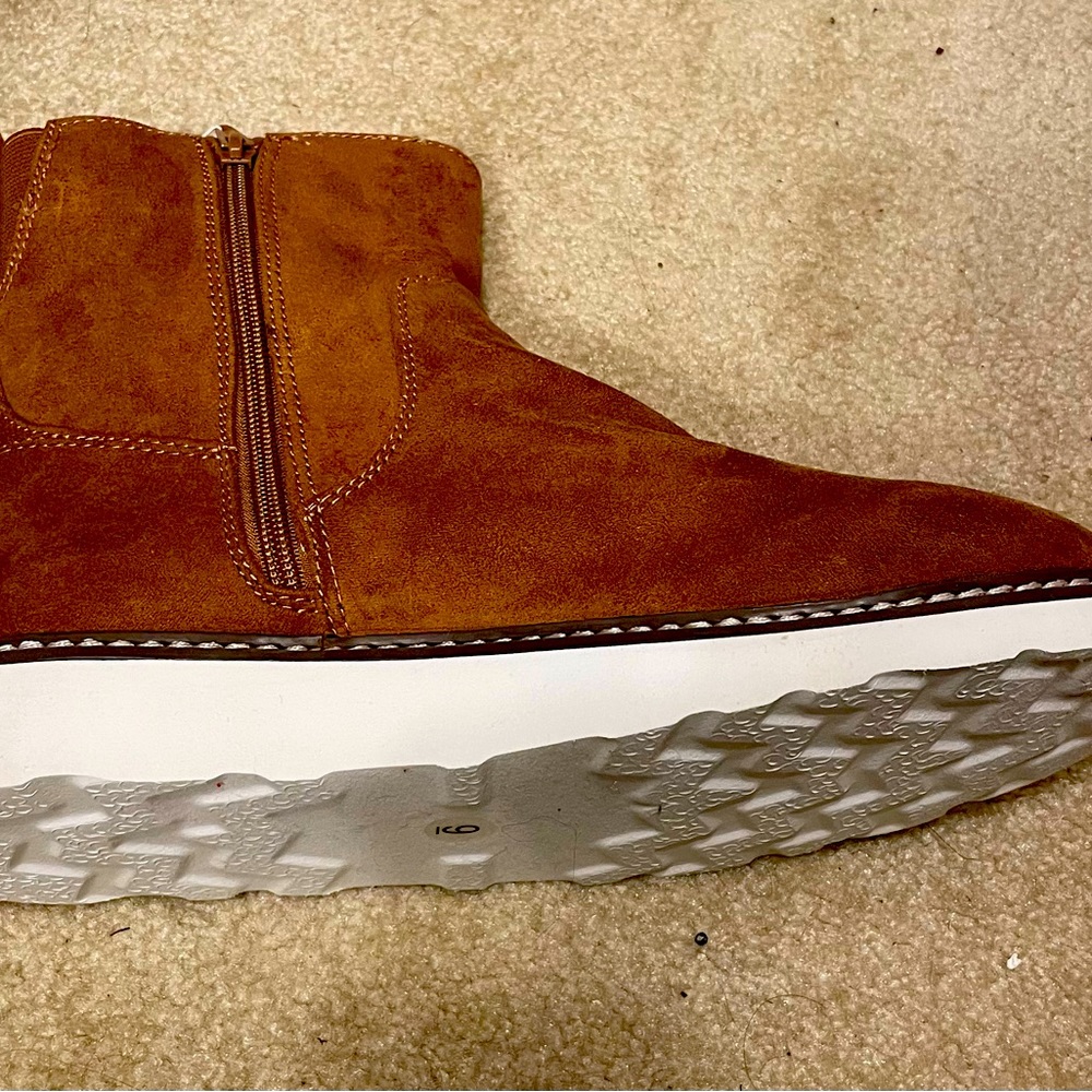 Universal Thread - brand new boots size 9- New with tags